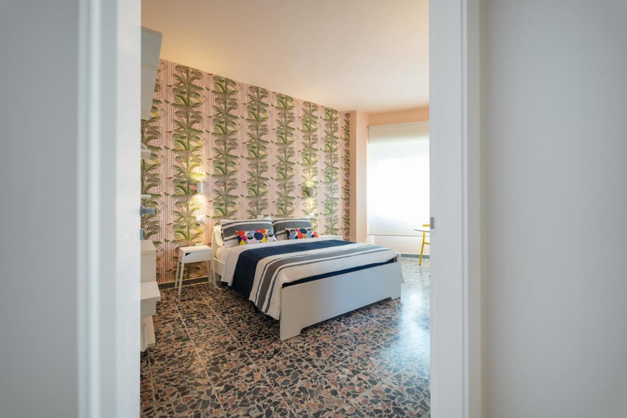 Budget Rooms Sonnino 37 กาญารี ภายนอก รูปภาพ