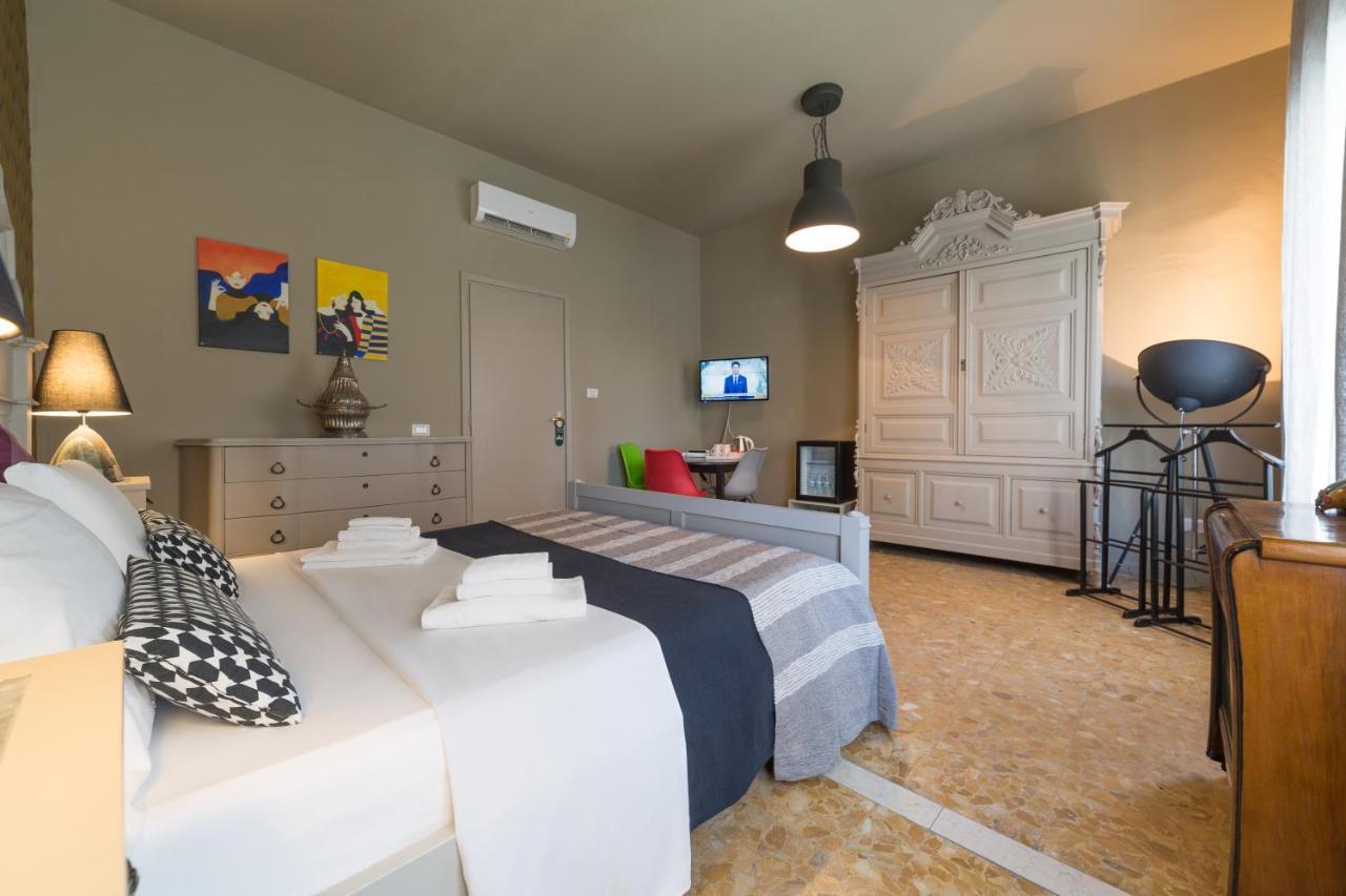 Budget Rooms Sonnino 37 กาญารี ภายนอก รูปภาพ